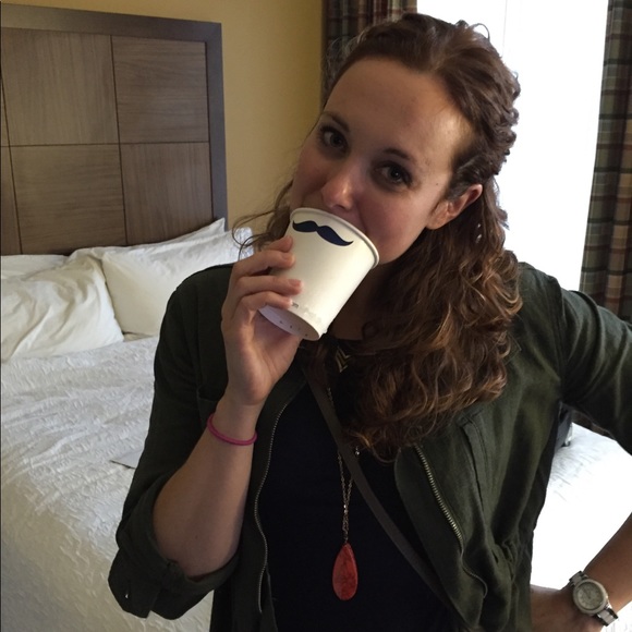 Meet your Posher, Erinn - Picture 1 of 1